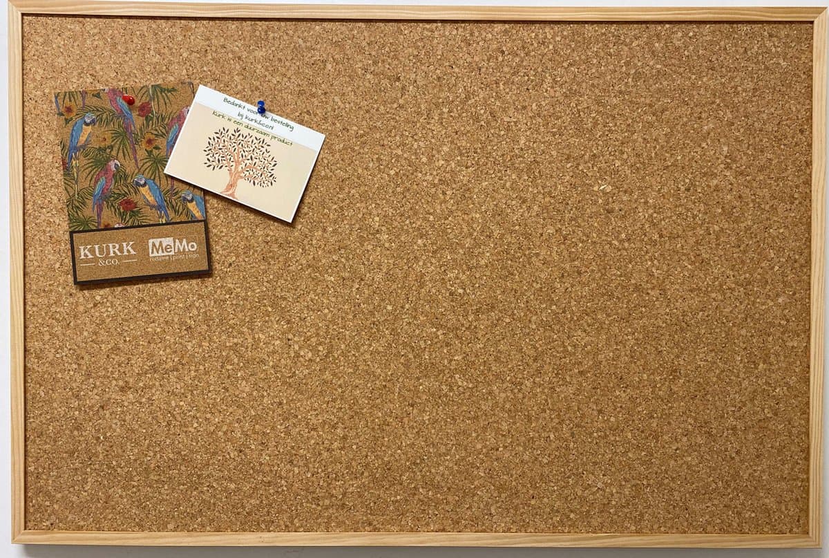 Prikbord Kurk - Kurk & Co | 60 x 40 cm| Inclusief gratis punaises en ophangsysteem | Mooie houten lijst | (EAN: 7445925442451): Eerste indruk stijl + functionaliteit in één