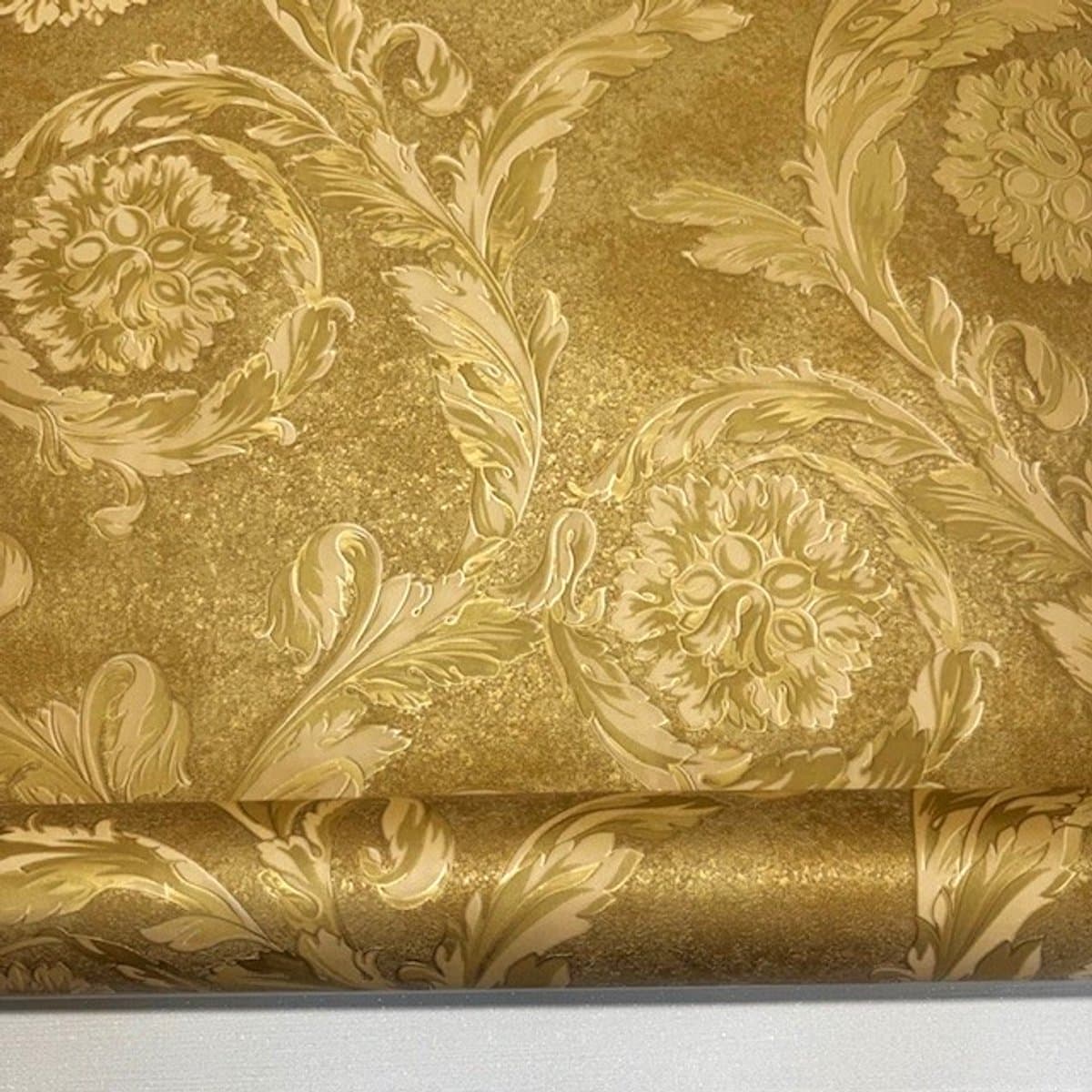 Bloemen behang goud Versace 93588-3 (EAN: 4051315044650): Die typische Versace-vibe, maar dan thuis