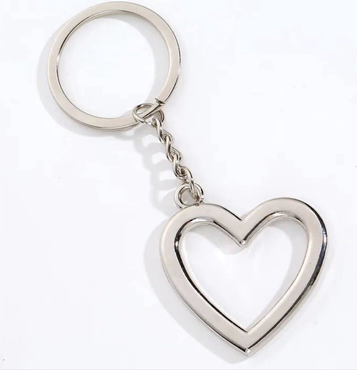 *** Hartvormige Sleutelhanger - Hartjes sleutelhanger - Valentijnsdag - Liefde - Romantisch cadeau - Vriendschap - Heart shaped keychain van Heble®*** (EAN: 8720909539075): Wat is het precies