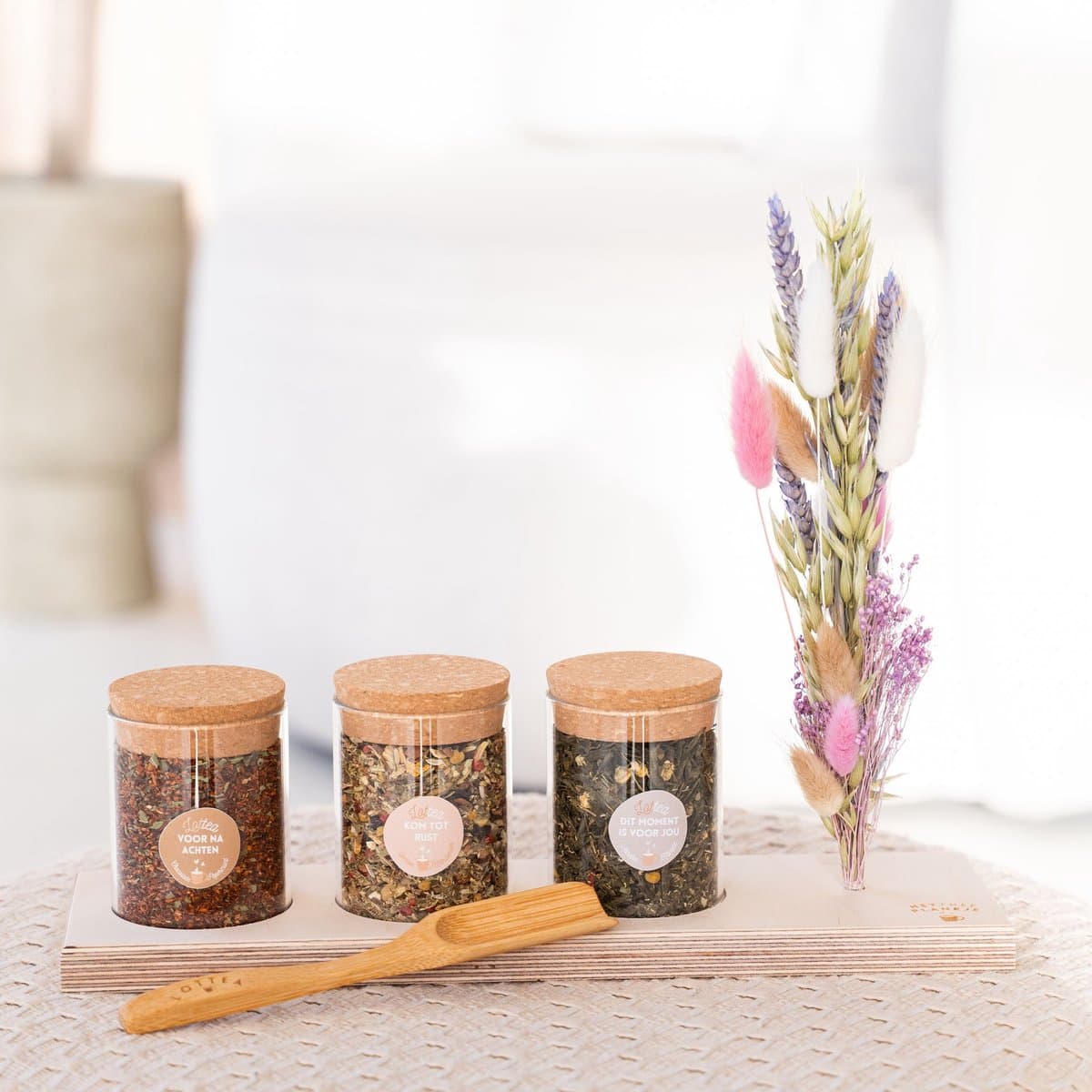 Theeplank Favoriet 'Rust en Ontspanning' - luxe thee pakket, theeplank met potjes, relax cadeau, thee geschenkset, beterschap cadeau, cadeau voor moeder (EAN: 8721154531692)