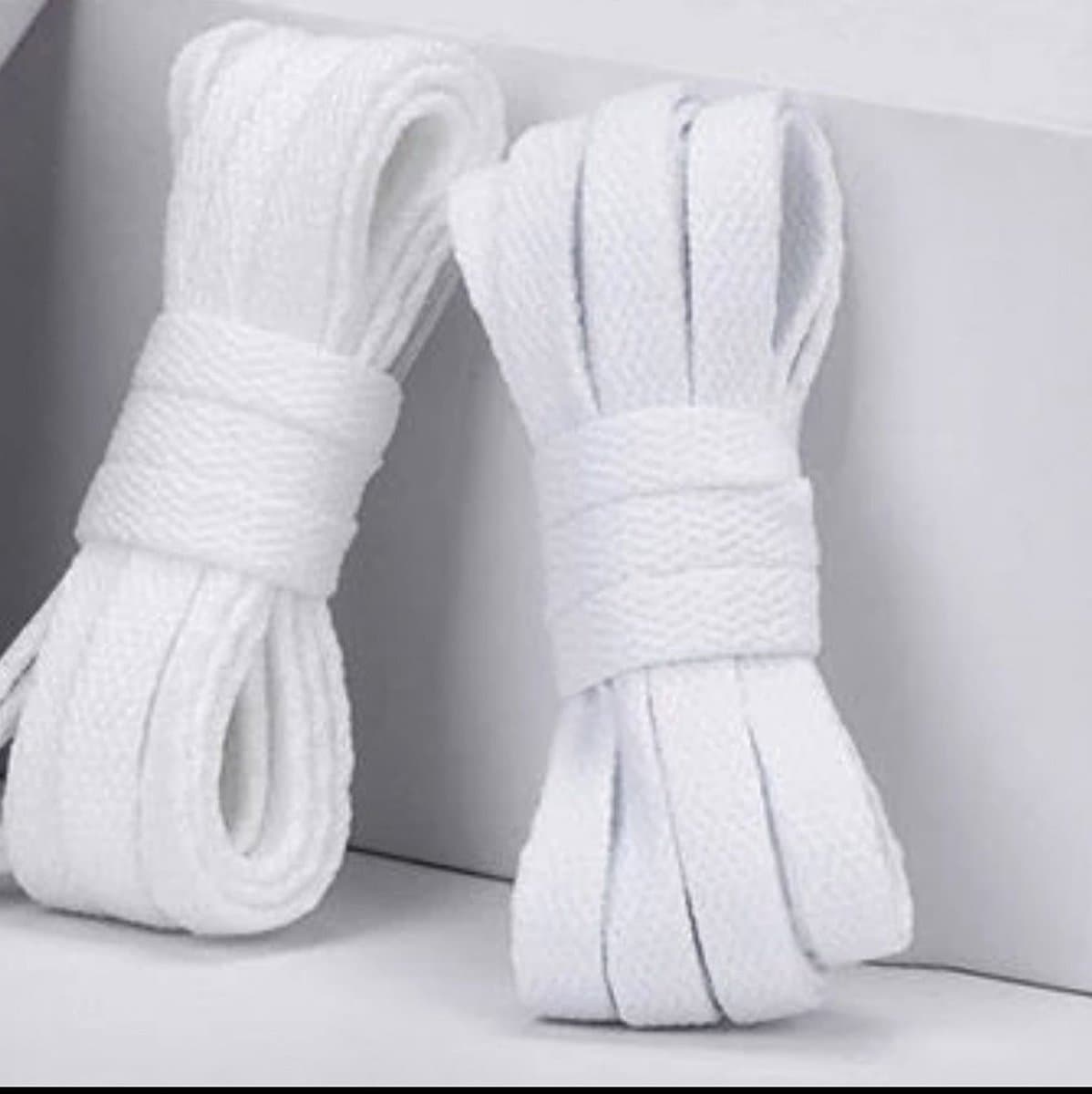 Sneaker Veters 130CM geschikt voor Sneakers - Off White - Gebroken Wit - 130cm - Veter - Laces - Platte veter - Plat - 130 cm - Sneaker - schoen (EAN: 9501148926173)