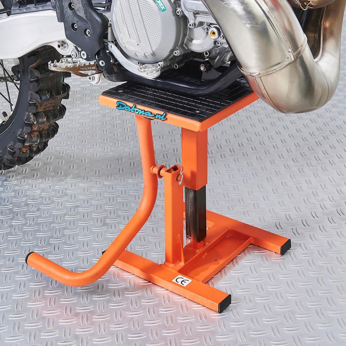 Datona® MX-Lift Cross- en Enduromotoren – Veilig Trapbok Motorlift – Draagvermogen 135 kg – Verstelbaar – Verkrijgbaar in Zwart en Oranje (EAN: 8788858511214)