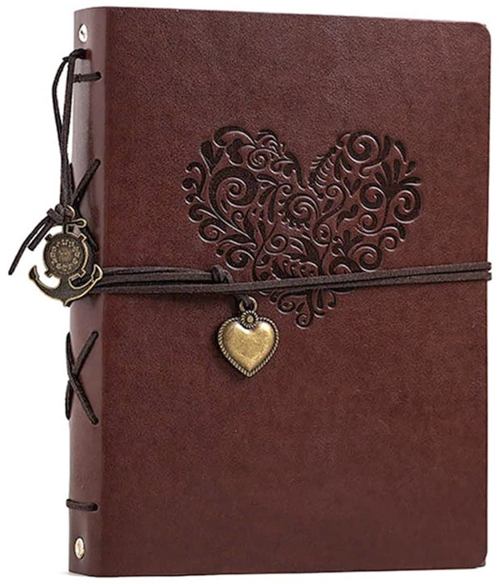 Ultiluxe® Fotoalbum met hart - Bruin - Fotoboek - Vintage look - 60 zwarte pagina's - Leder look foto album met ringen - 17 x 22 cm - Plakboek volwassenen - Fotoboekje, gastenboek, scrapbook, journal, foto's, huwelijk - Cadeau geschenk (EAN: 75959...