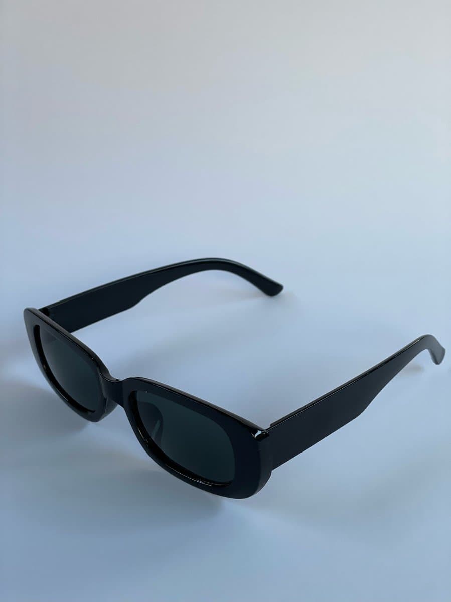 Festival Zonnebril Zwart | Classic zonnebril - Rechthoekig Zwart Montuur - Zwarte Glazen - Bril Hipster Vintage Retro Dames Heren Vierkant Rechthoekige Classic | Carnavalsbril | Festival bril| Retro Zonnebril | Zonnebril Heren | Zonnebril Dames (E...