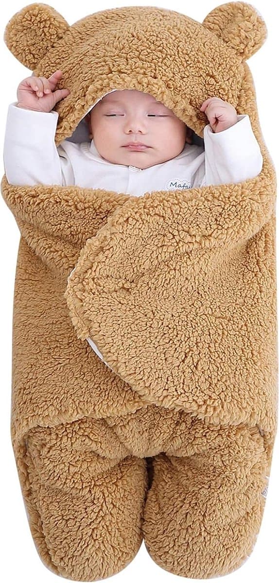 Bruine Zachte Baby Slaapzak met Klittenbandsluiting - 3-in-1 Inbakerdoek, Knuffeldeken en Wiegdeken, inbakerdoek - Geschikt voor 6-9 Maanden - FLUFFIKINS (EAN: 3831127591785)