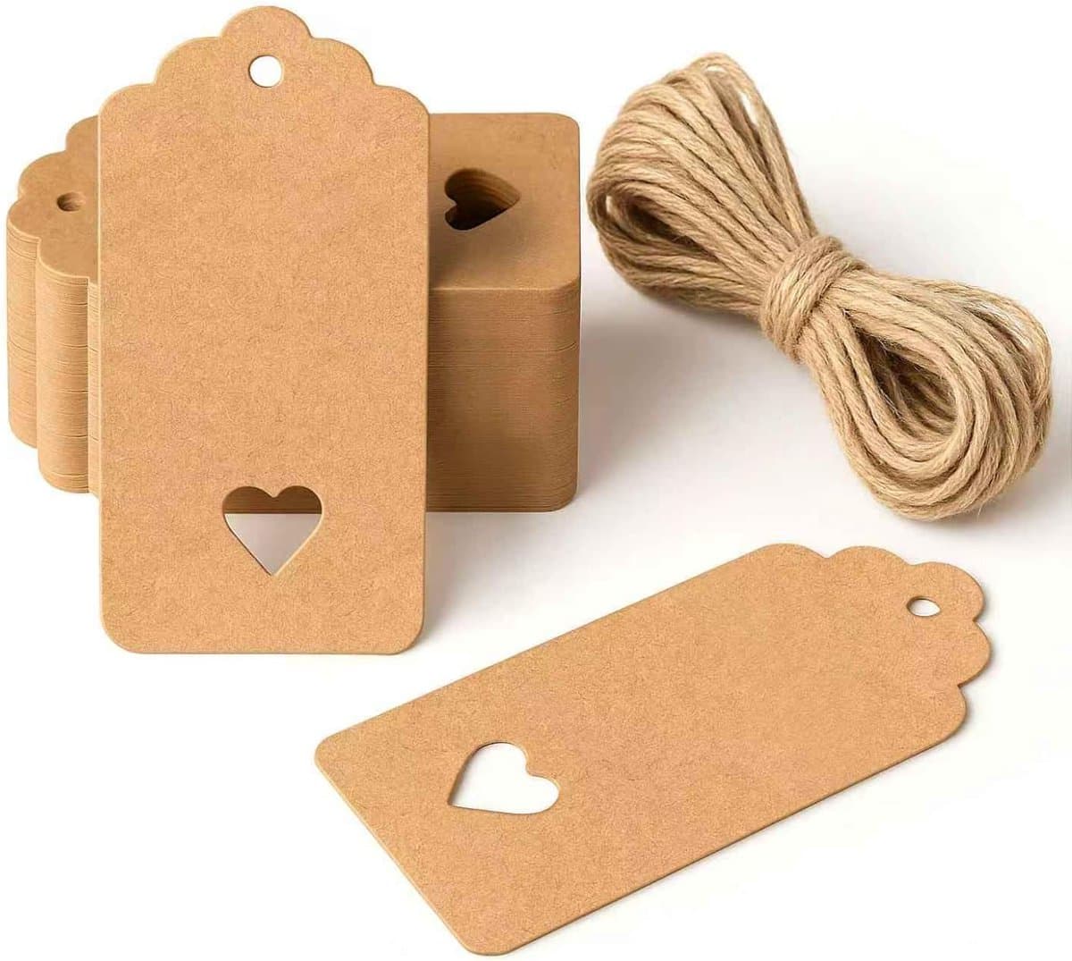 Kraft Karton Labels - 100 stuks - Met Jute Touw - Hart Kartonnen Cadeaulabels - Kraftpapier Naamkaartjes - Blanco Prijskaartjes - Gift Tags - Dik & Stevig - Beschrijfbare (EAN: 9193396691219)