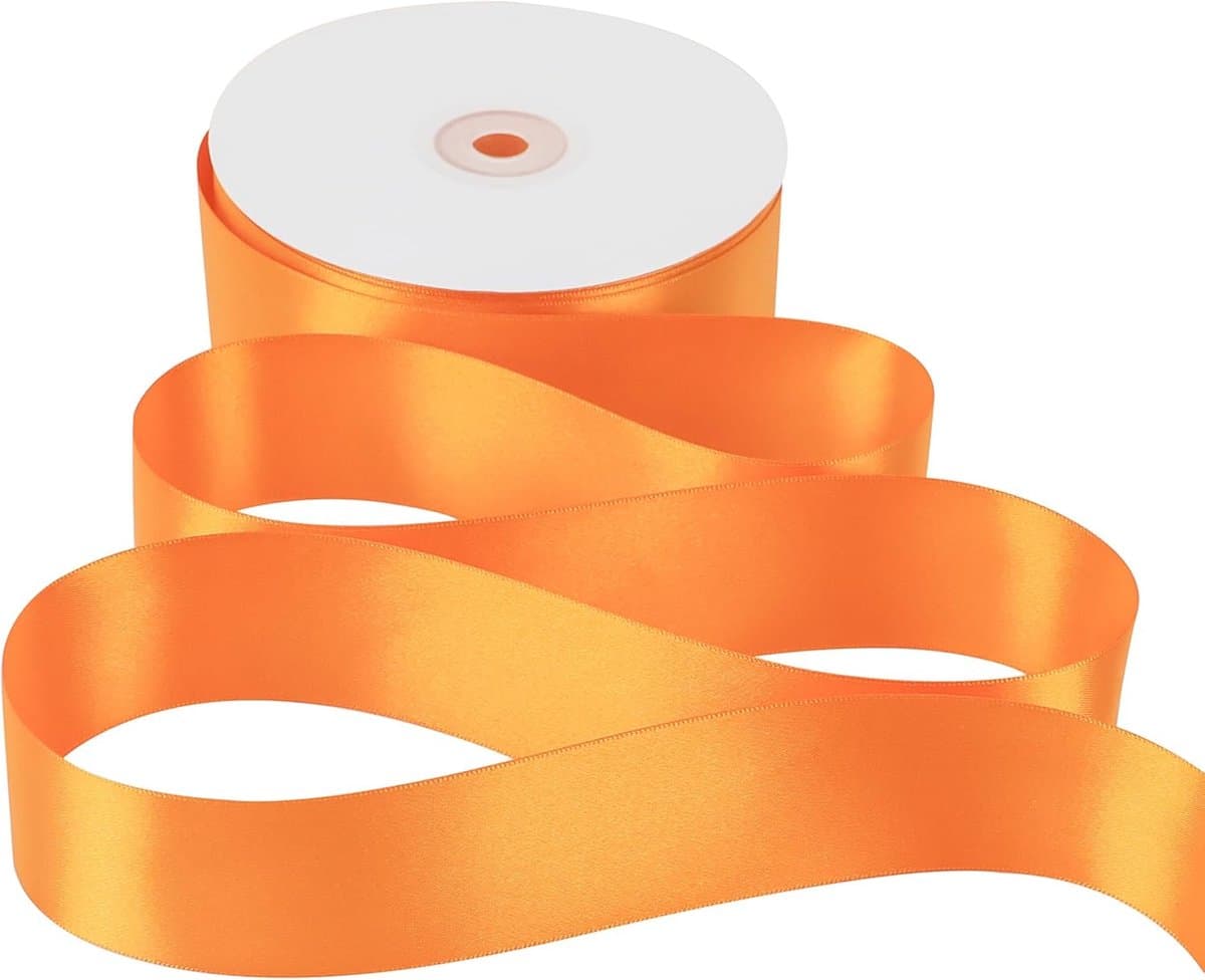 Dubbelzijdig Glad Satijnen Lint – Oranje – 3.8cm Breed - 90m Rol – Perfect voor Versiering, Cadeauverpakking & Accessoires (EAN: 4070751579991): 👀 Wat maakt deze lint zo speciaal