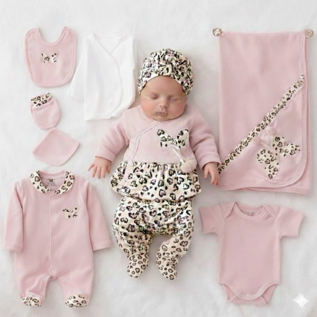 Leopard - Hartjes - Baby newborn 10-delige kleding set meisjes - Newborn kleding set - Newborn set - Babykleding - Babyshower cadeau - Kraamcadeau (EAN: 3006004700011): 🌿 Waarom ik deze set meteen in mijn “must‑have” lijst zette