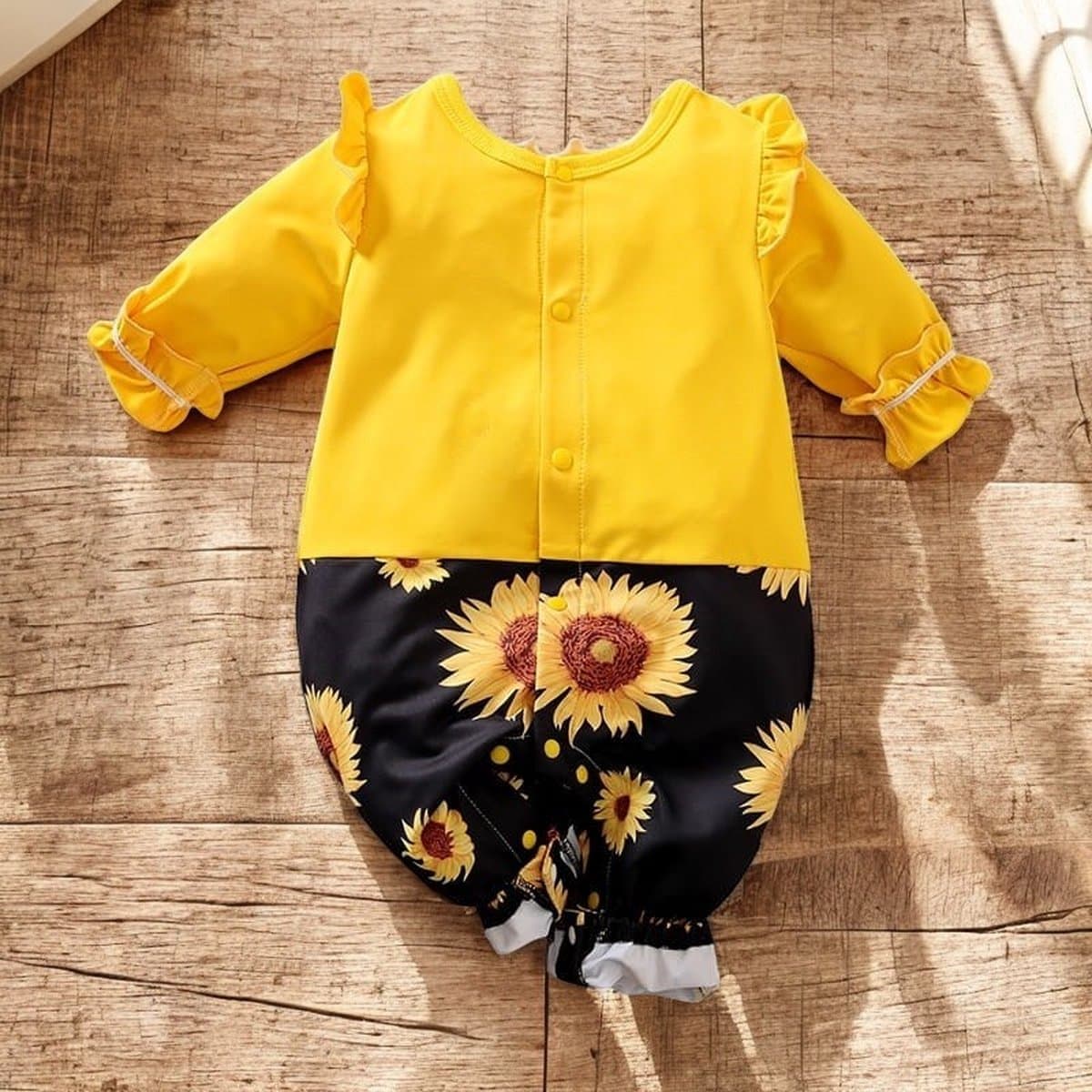 Nezr® Newborn Baby Kleding Set - Jongens en Meisjes Romper - Kraamcadeau - Babyshower Cadeau - 0-3 Maanden (EAN: 8720618617736): Eerste indruk kwaliteit die je kunt voelen
