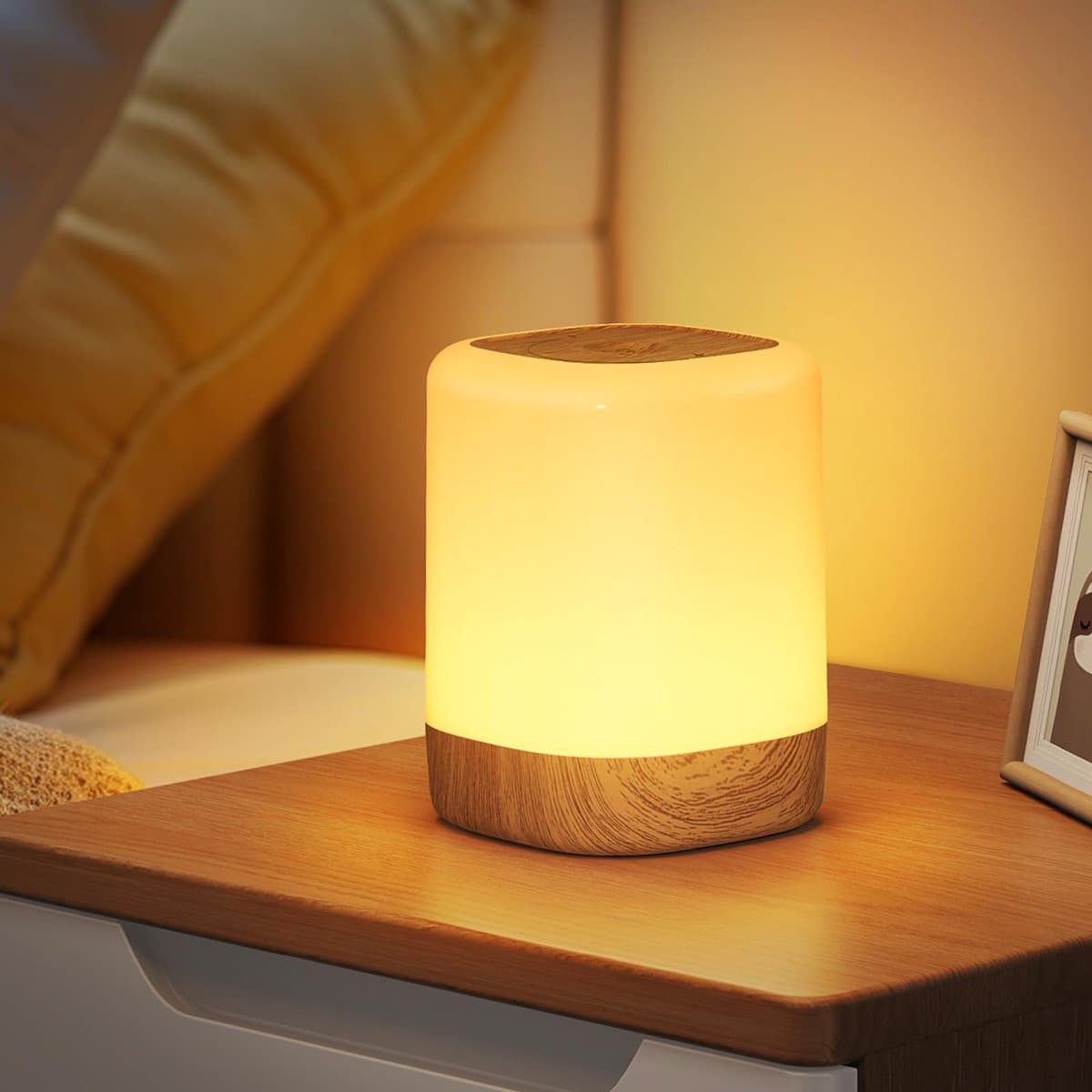 RHYTHMFLAME USB Oplaadbaar Nachtlampje - Warm Licht & RGB Kleuren - Timer - Nachtlampje voor de Slaapkamer - Sfeerlamp - LED verlichting - Leeslamp - Tafellamp - Bedlamp voor Baby, Kinderen & Volwassenen - Dimbaar - Touch Control - Houtnerf (EAN: ...