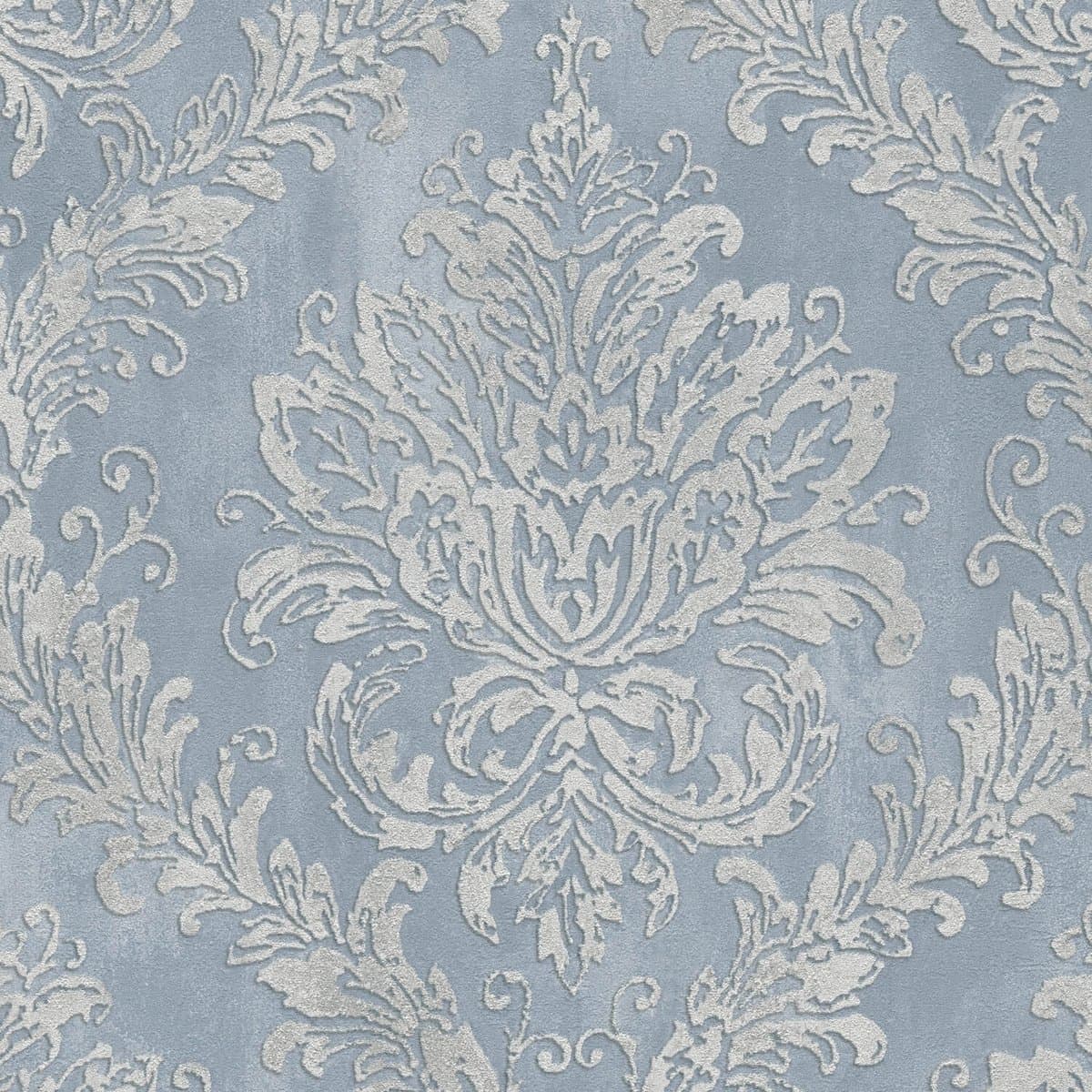 Barok behang Profhome 790491-GU vliesbehang hardvinyl warmdruk in reliëf licht gestructureerd met ornamenten en metalen accenten blauw duifblauw zilver 5,33 m2 (EAN: 4255740722255): Een vleugje paleis in je eigen woonkamer 🏰