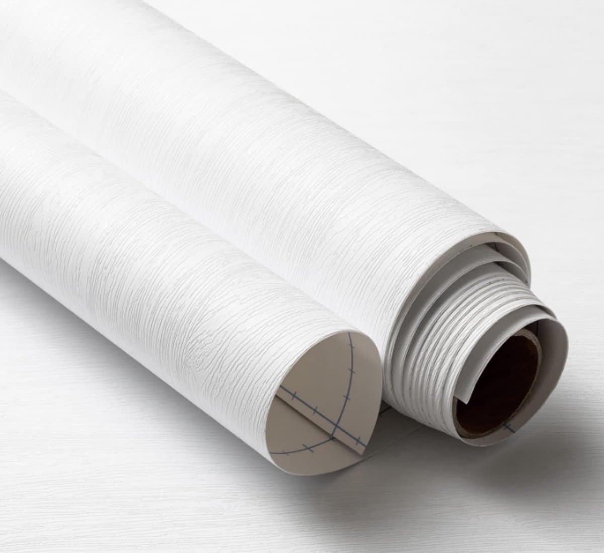Zelfklevend Behang Wit Houtnerf - 40x300 cm - Muur & Meubelfolie – Eenvoudig Aanbrengen - Afneembare Muurstickers - Interieurdecoratie - Vinylbehang - PVC - Waterdicht (EAN: 9436263526956): Een frisse look zonder gedoe